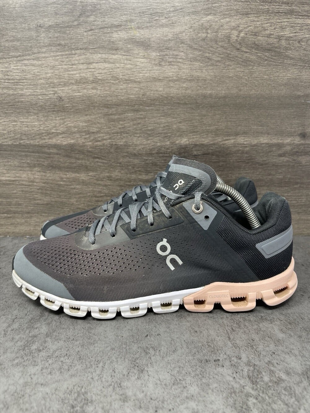 On Cloudflow 3 Size 10 Womens Rock Rose CloudTec Helion Speedboard Running Shoes